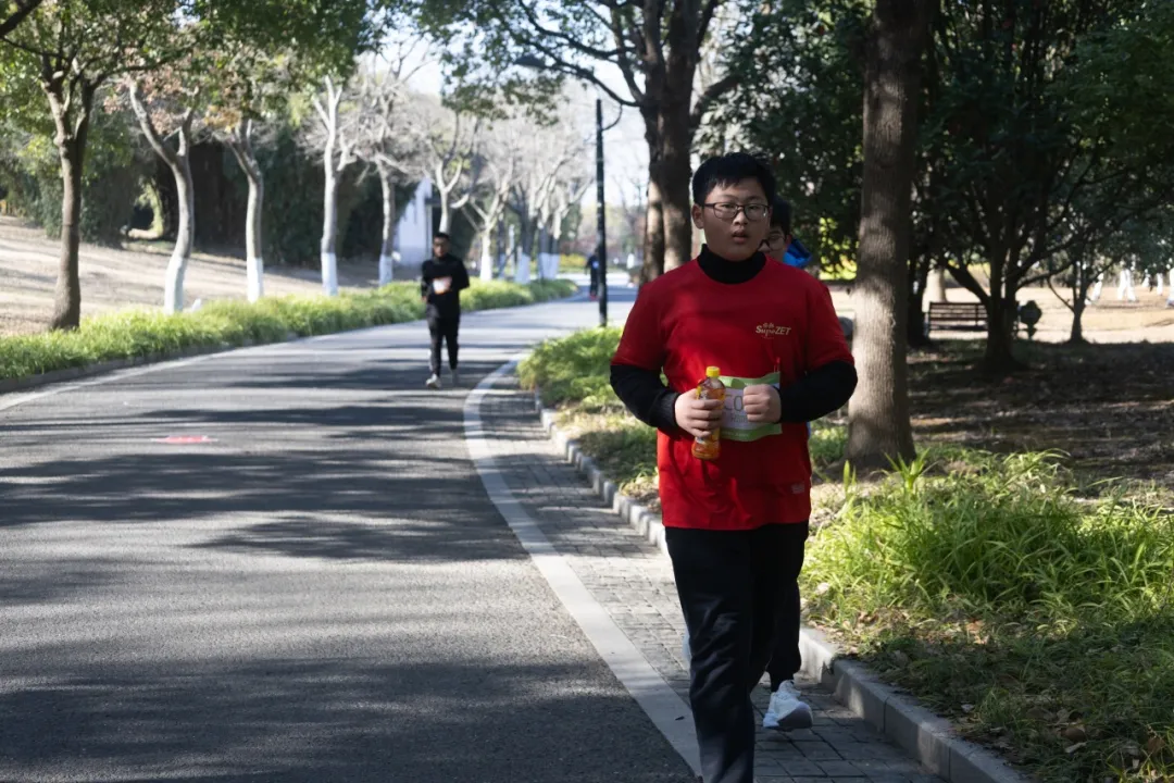 回望2024 启航2025 | 维多利亚老品牌vic股份2025年度战略年会顺遂召开